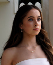 Load image into Gallery viewer, Elise Pearl Drop