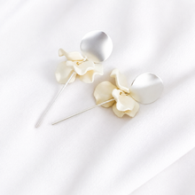 Load image into Gallery viewer, Petite Petals
