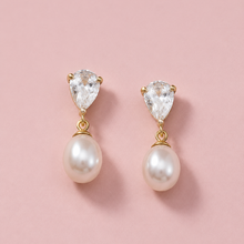 Load image into Gallery viewer, Elle Pearl Drops