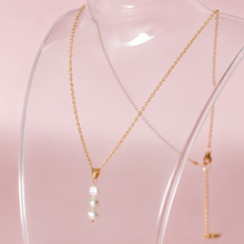 Load image into Gallery viewer, Emelia Pearl Pendant Necklace