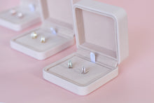 Load image into Gallery viewer, Chloe Huggies