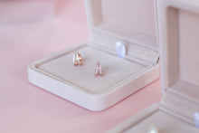 Load image into Gallery viewer, Chloe Huggies