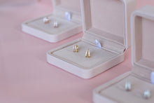 Load image into Gallery viewer, Chloe Huggies