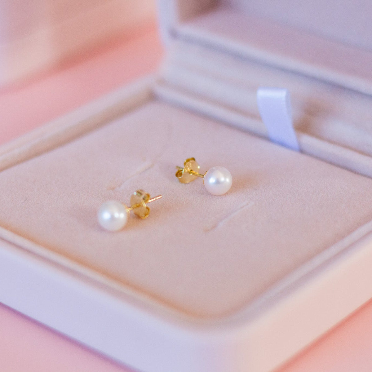 Diana Pearl Studs