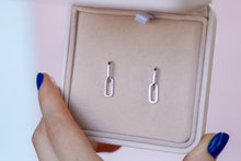 Load image into Gallery viewer, Stella Paperclip Huggies