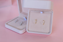 Load image into Gallery viewer, Scarlett Huggies