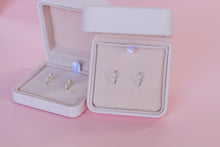 Load image into Gallery viewer, Scarlett Huggies