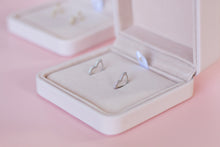 Load image into Gallery viewer, Scarlett Huggies