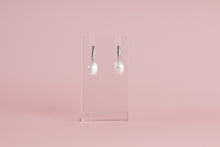 Load image into Gallery viewer, Elise Pearl Drop