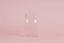 Load image into Gallery viewer, Elise Pearl Drop