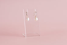 Load image into Gallery viewer, Elise Pearl Drop