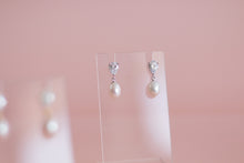 Load image into Gallery viewer, Elle Pearl Drops