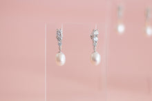 Load image into Gallery viewer, Astrid Pearl Drops