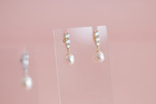 Load image into Gallery viewer, Astrid Pearl Drops