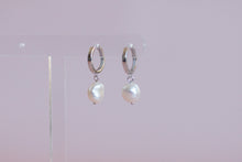Load image into Gallery viewer, Fleur Pearl Huggies