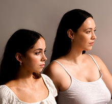 Load image into Gallery viewer, Stella Paperclip Huggies