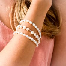 Load image into Gallery viewer, Chantelle Pearl Bracelet