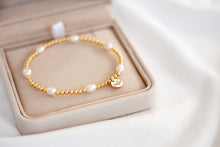 Load image into Gallery viewer, Esmé Pearl Beaded Bracelet