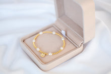 Load image into Gallery viewer, Esmé Pearl Beaded Bracelet