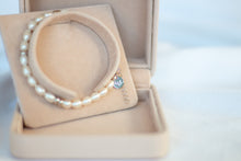 Load image into Gallery viewer, Belle Pearl Bracelet