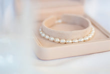 Load image into Gallery viewer, Elizabeth Freshwater Pearl Bracelet