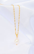 Load image into Gallery viewer, Florence Pearl Pendant Necklace
