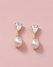 Load image into Gallery viewer, Elle Pearl Drops
