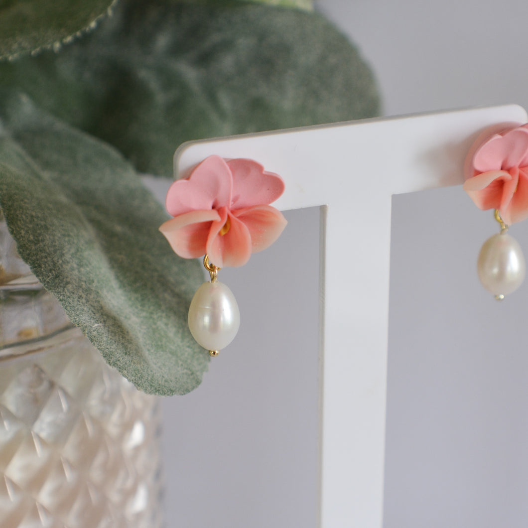 Pansy & Pearls