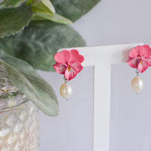 Load image into Gallery viewer, Pansy &amp; Pearls
