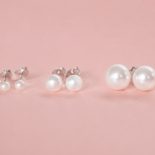 Load image into Gallery viewer, Diana Pearl Studs
