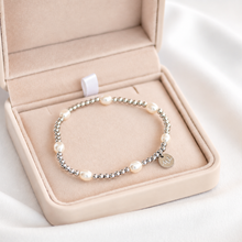 Load image into Gallery viewer, Esmé Pearl Beaded Bracelet
