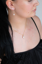 Load image into Gallery viewer, Fleur Pearl Pendant Necklace
