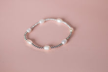 Load image into Gallery viewer, Esmé Pearl Beaded Bracelet
