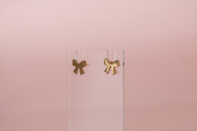 Load image into Gallery viewer, Bow Studs
