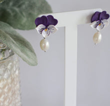 Load image into Gallery viewer, Pansy &amp; Pearls
