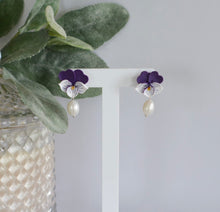 Load image into Gallery viewer, Pansy &amp; Pearls

