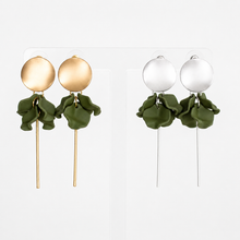 Load image into Gallery viewer, Petite Petals
