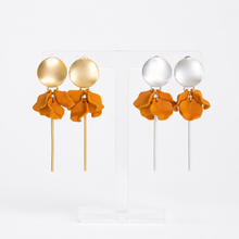 Load image into Gallery viewer, Petite Petals
