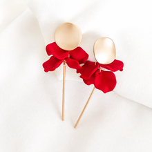 Load image into Gallery viewer, Petite Petals
