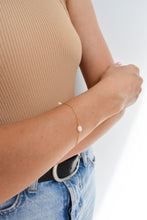 Load image into Gallery viewer, Adaline Pearl Bracelet
