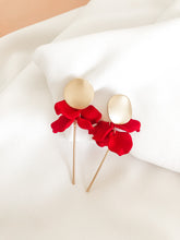 Load image into Gallery viewer, Petite Petals

