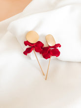 Load image into Gallery viewer, Petite Petals
