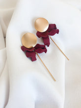 Load image into Gallery viewer, Petite Petals
