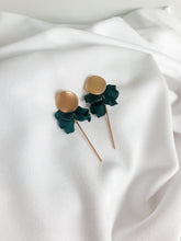 Load image into Gallery viewer, Petite Petals
