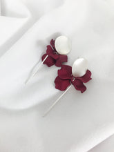 Load image into Gallery viewer, Petite Petals
