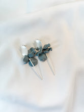 Load image into Gallery viewer, Petite Petals
