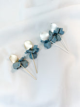 Load image into Gallery viewer, Petite Petals
