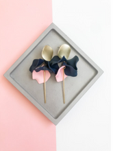 Load image into Gallery viewer, Wildflowers
